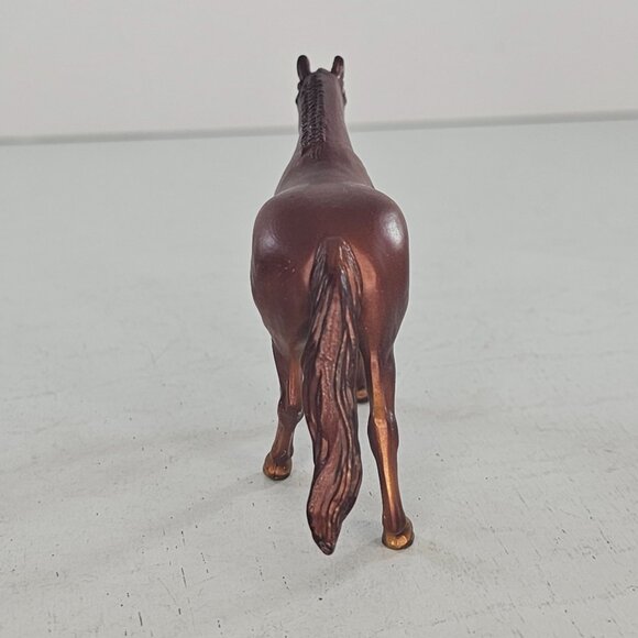 Breyer Stablemate Loping Quarter Horse Crazy Surprise 3 #781154 - Picture 6 of 8